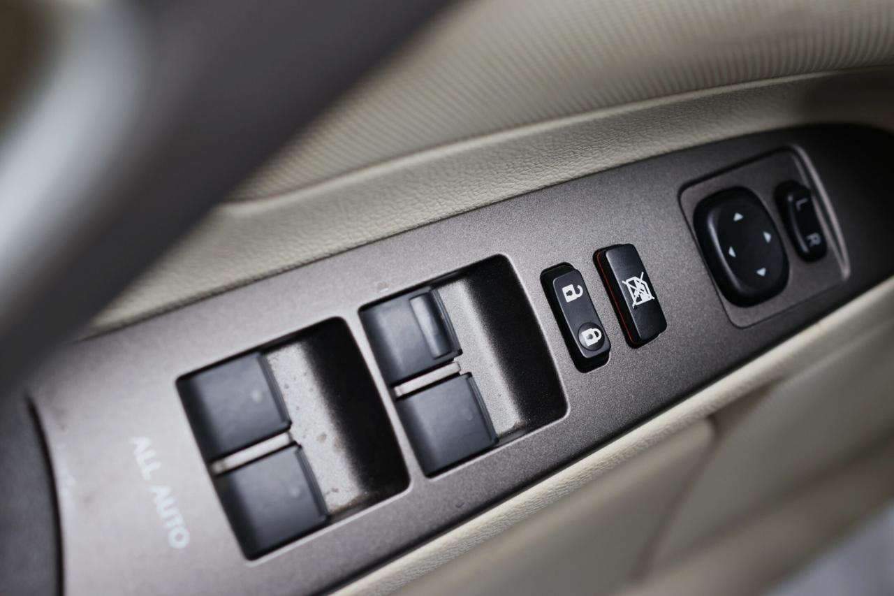 2009 Lexus IS 250-AWD/NAV/B CAM/LEATHER/P SEATS/H SEATS/SUNROOF/ Photo