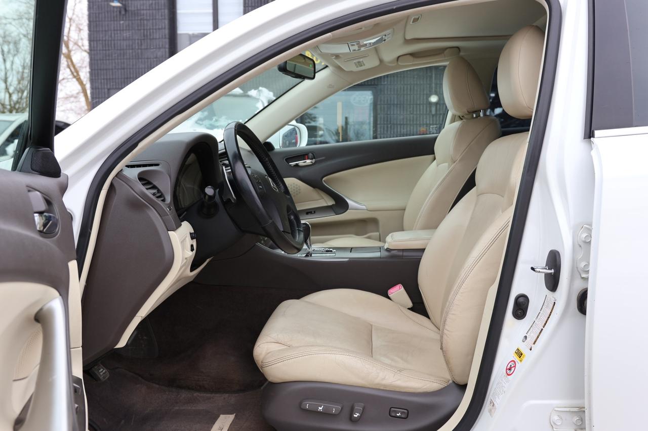 2009 Lexus IS 250-AWD/NAV/B CAM/LEATHER/P SEATS/H SEATS/SUNROOF/ Photo