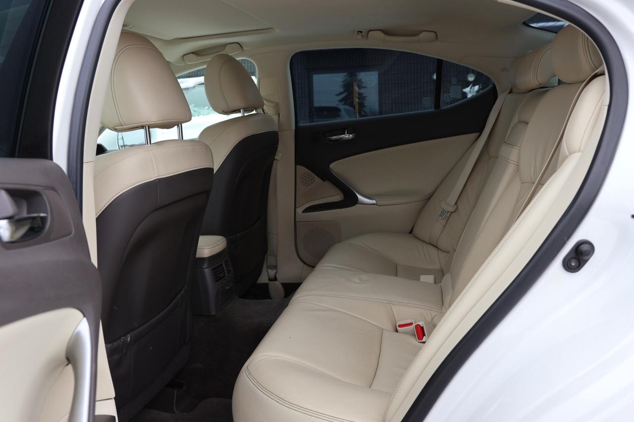 2009 Lexus IS 250-AWD/NAV/B CAM/LEATHER/P SEATS/H SEATS/SUNROOF/ Photo