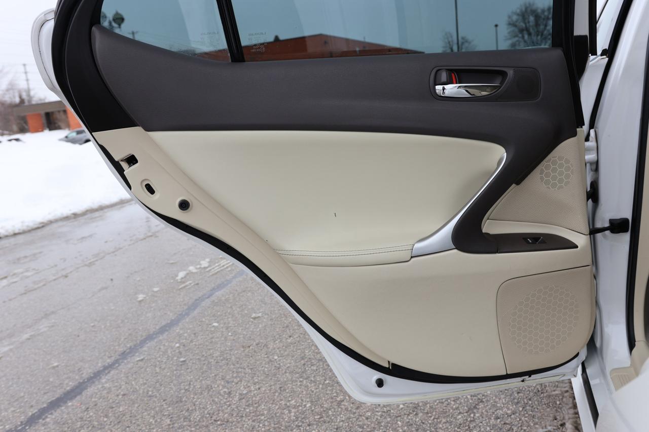 2009 Lexus IS 250-AWD/NAV/B CAM/LEATHER/P SEATS/H SEATS/SUNROOF/ Photo