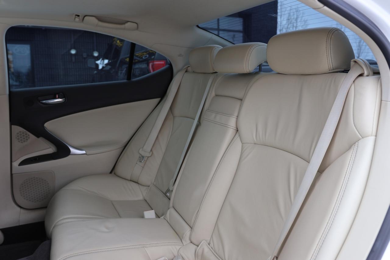 2009 Lexus IS 250-AWD/NAV/B CAM/LEATHER/P SEATS/H SEATS/SUNROOF/ Photo