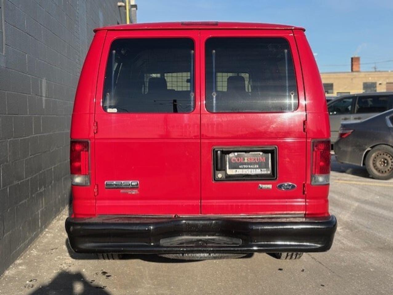 2012 Ford Econoline E-250 *5 PASSENGER-ONLY 102KM-EXTENDED-FIRE CHIEF* Photo