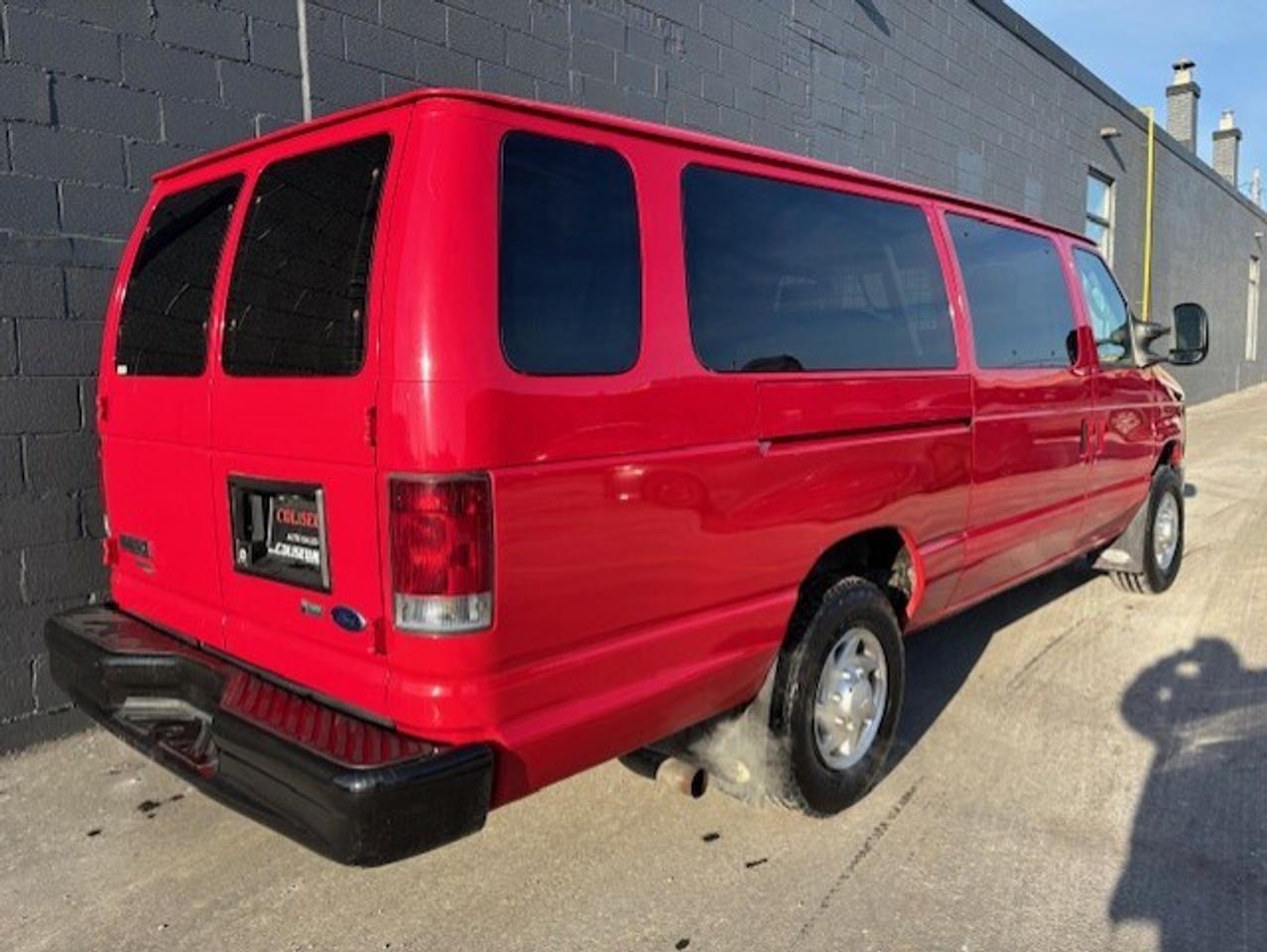 2012 Ford Econoline E-250 *5 PASSENGER-ONLY 102KM-EXTENDED-FIRE CHIEF* Photo