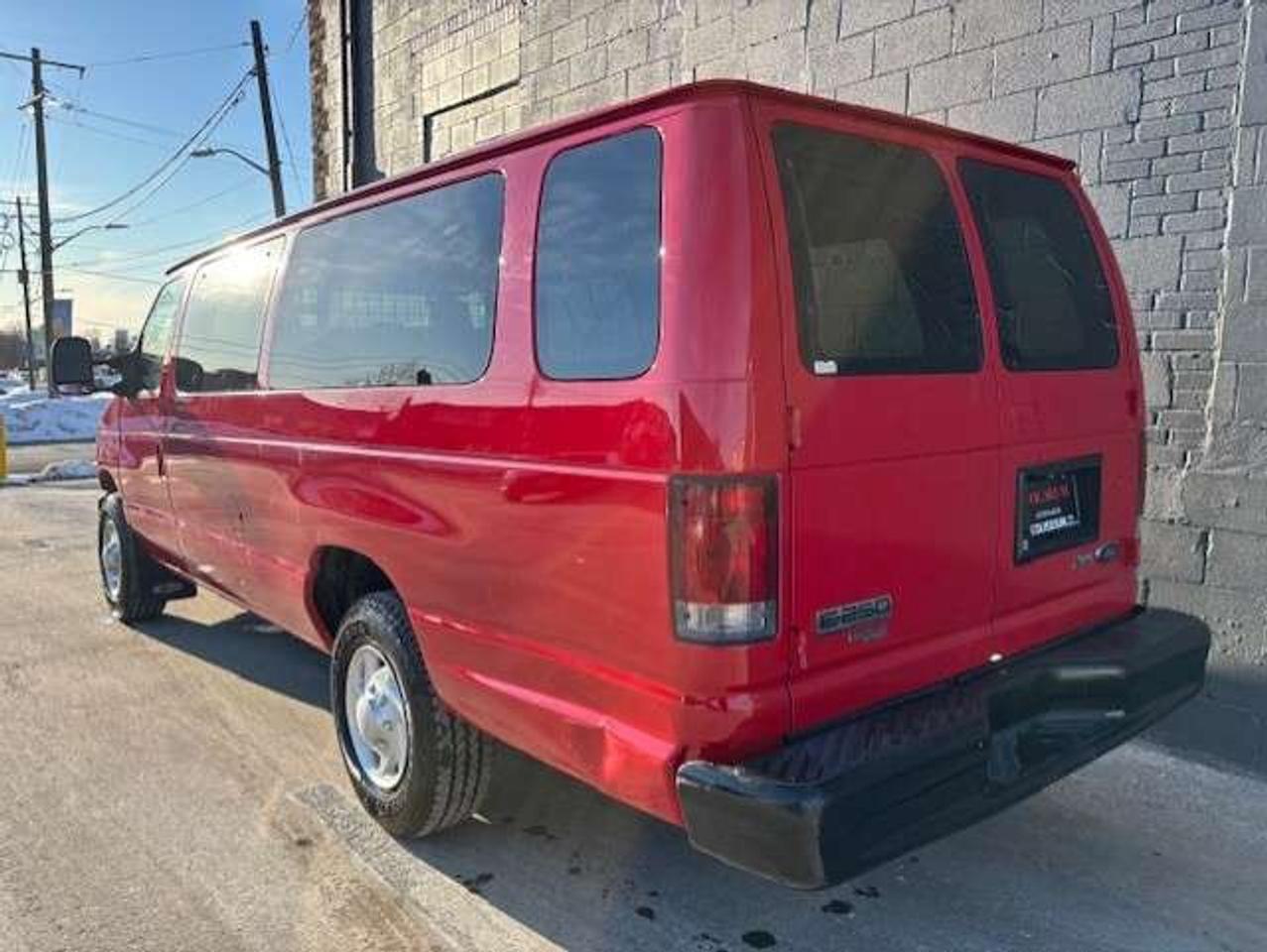 2012 Ford Econoline E-250 *5 PASSENGER-ONLY 102KM-EXTENDED-FIRE CHIEF* Photo