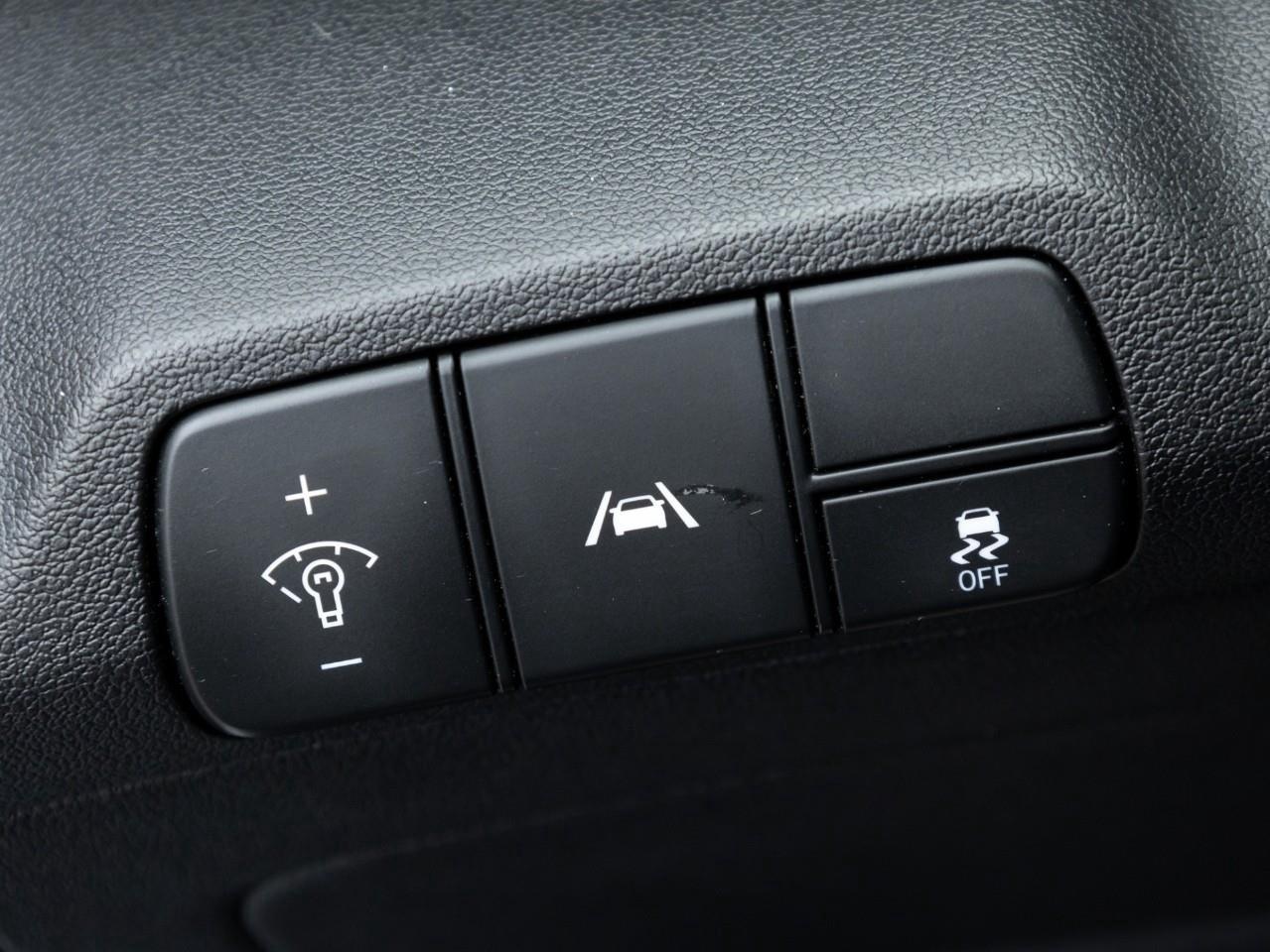 2022 Hyundai Elantra Ultimate Tech 4dr Sedan Photo