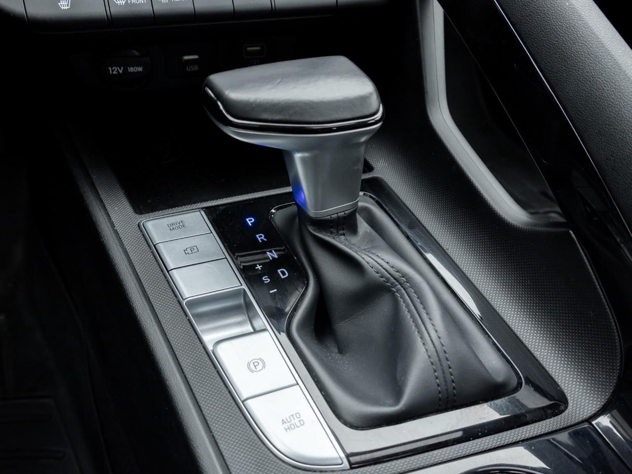 2022 Hyundai Elantra Ultimate Tech 4dr Sedan Photo