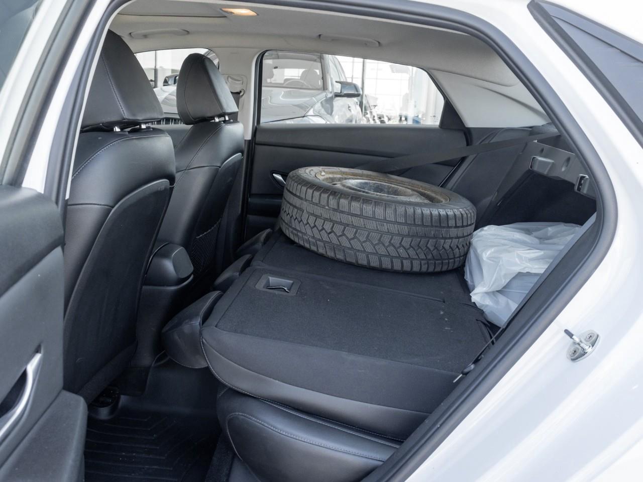2022 Hyundai Elantra Ultimate Tech 4dr Sedan Photo