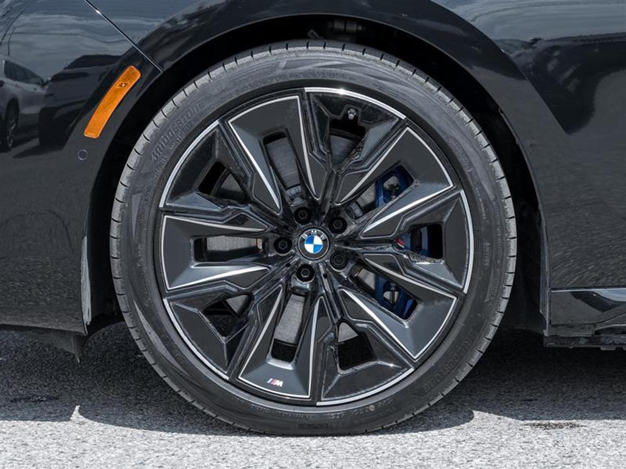 2024 BMW i7 xDrive60 4dr All-Wheel Drive Sedan Photo4