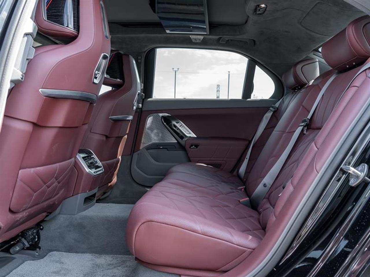 2024 BMW i7 xDrive60 4dr All-Wheel Drive Sedan Photo