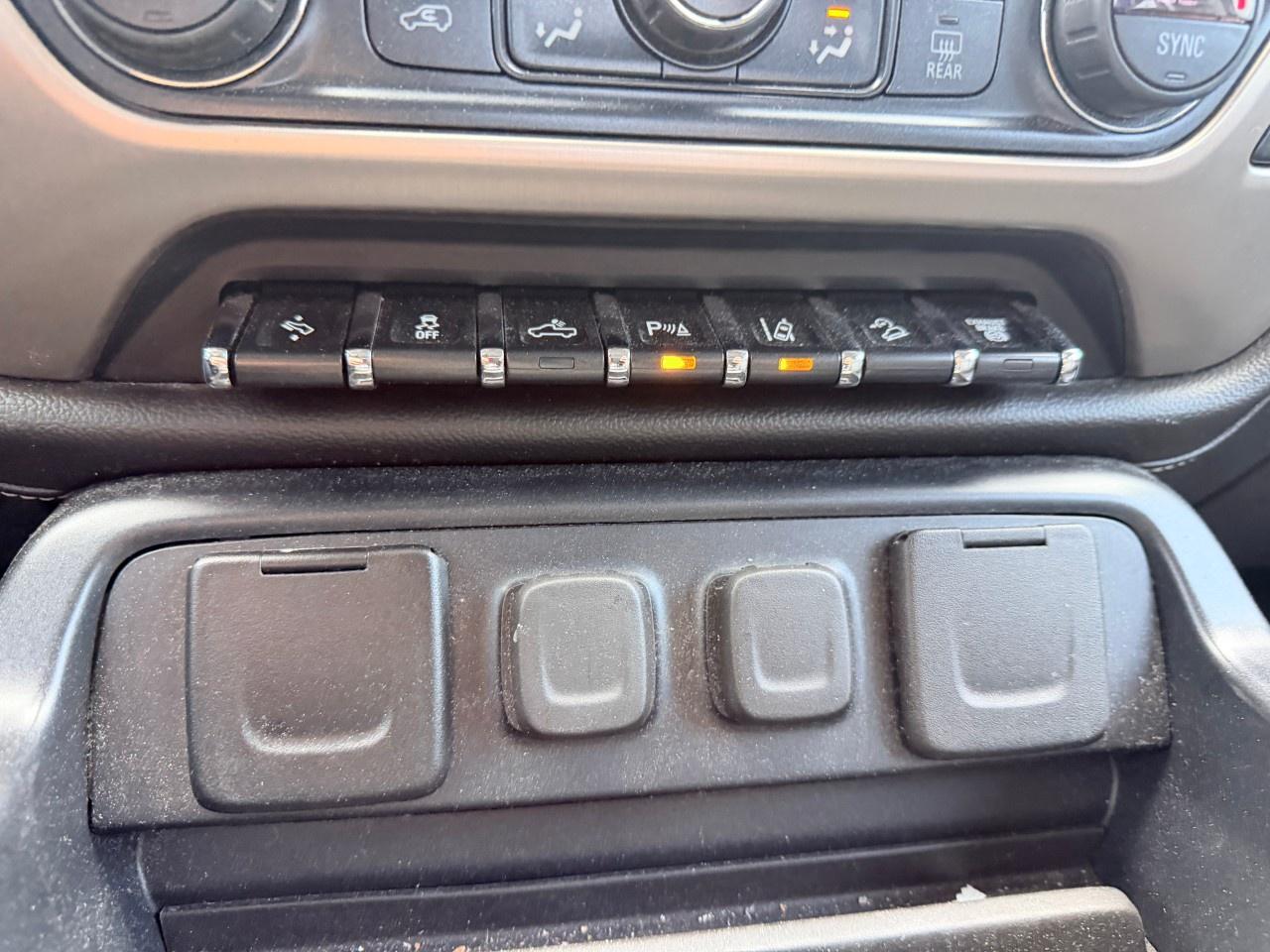 2019 GMC SIERRA 2500HD 4WD Crew Cab Standard Box Denali Photo