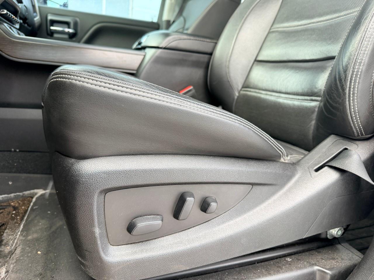 2019 GMC SIERRA 2500HD 4WD Crew Cab Standard Box Denali Photo