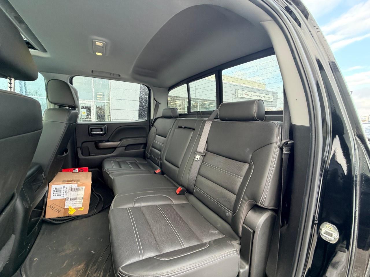 2019 GMC SIERRA 2500HD 4WD Crew Cab Standard Box Denali Photo