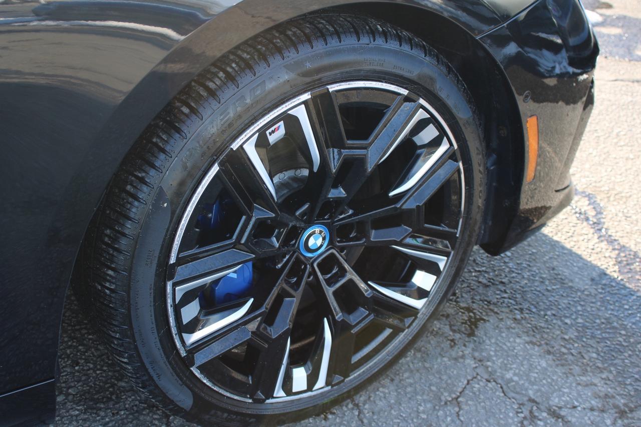 2024 BMW i5 M60   No Accident   Red Interior   Clean Carfax Photo