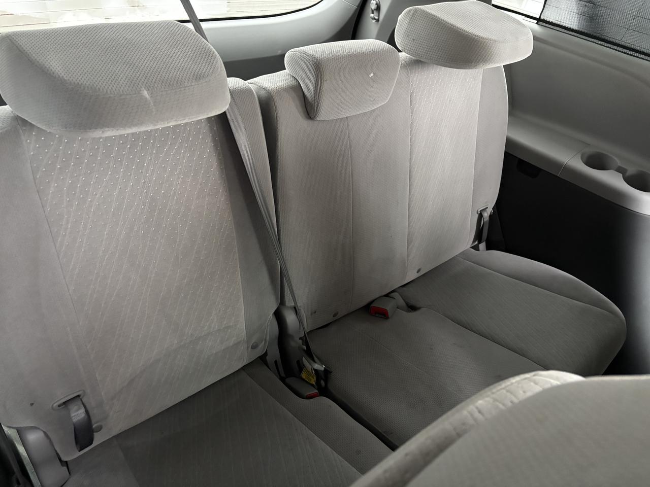 2017 Toyota Sienna LE - Photo #17