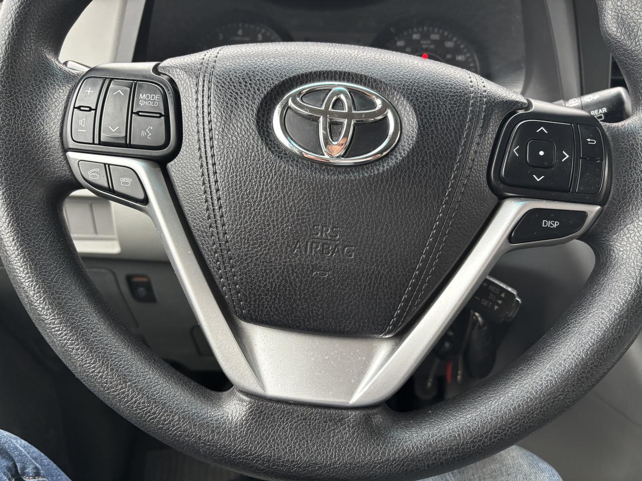 2017 Toyota Sienna LE - Photo #20