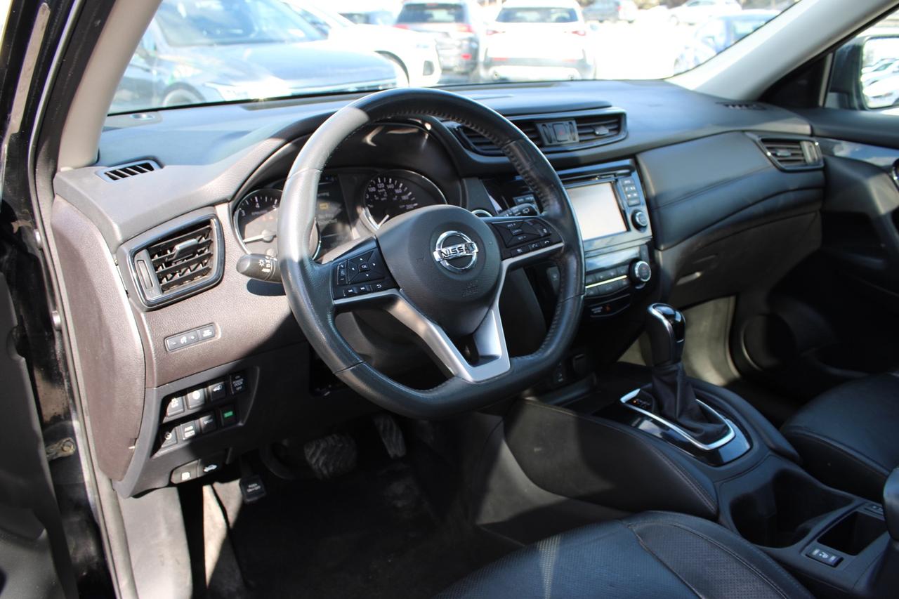 2017 Nissan Rogue SL AWD   ACCIDENT FREE   SAFETY INCLUDED Photo