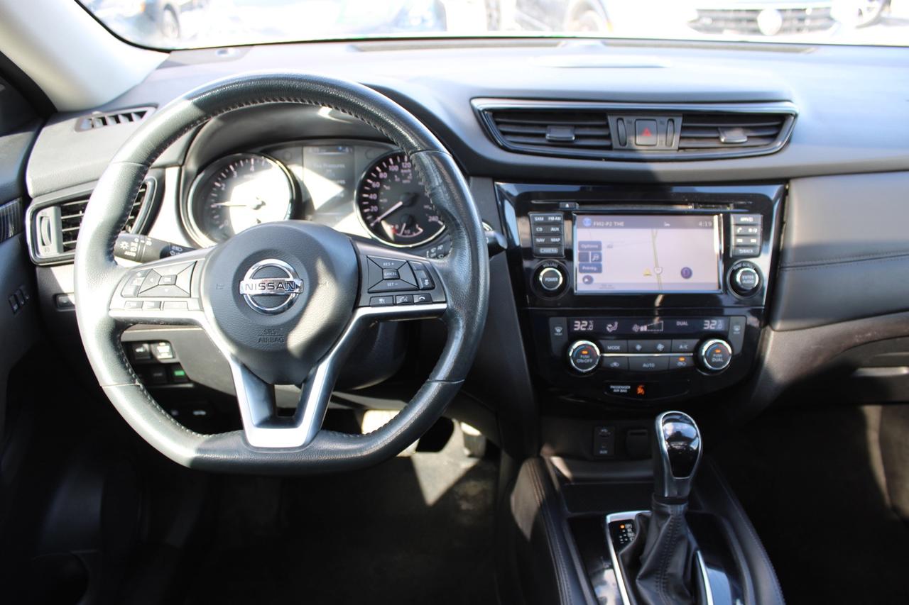 2017 Nissan Rogue SL AWD   ACCIDENT FREE   SAFETY INCLUDED Photo