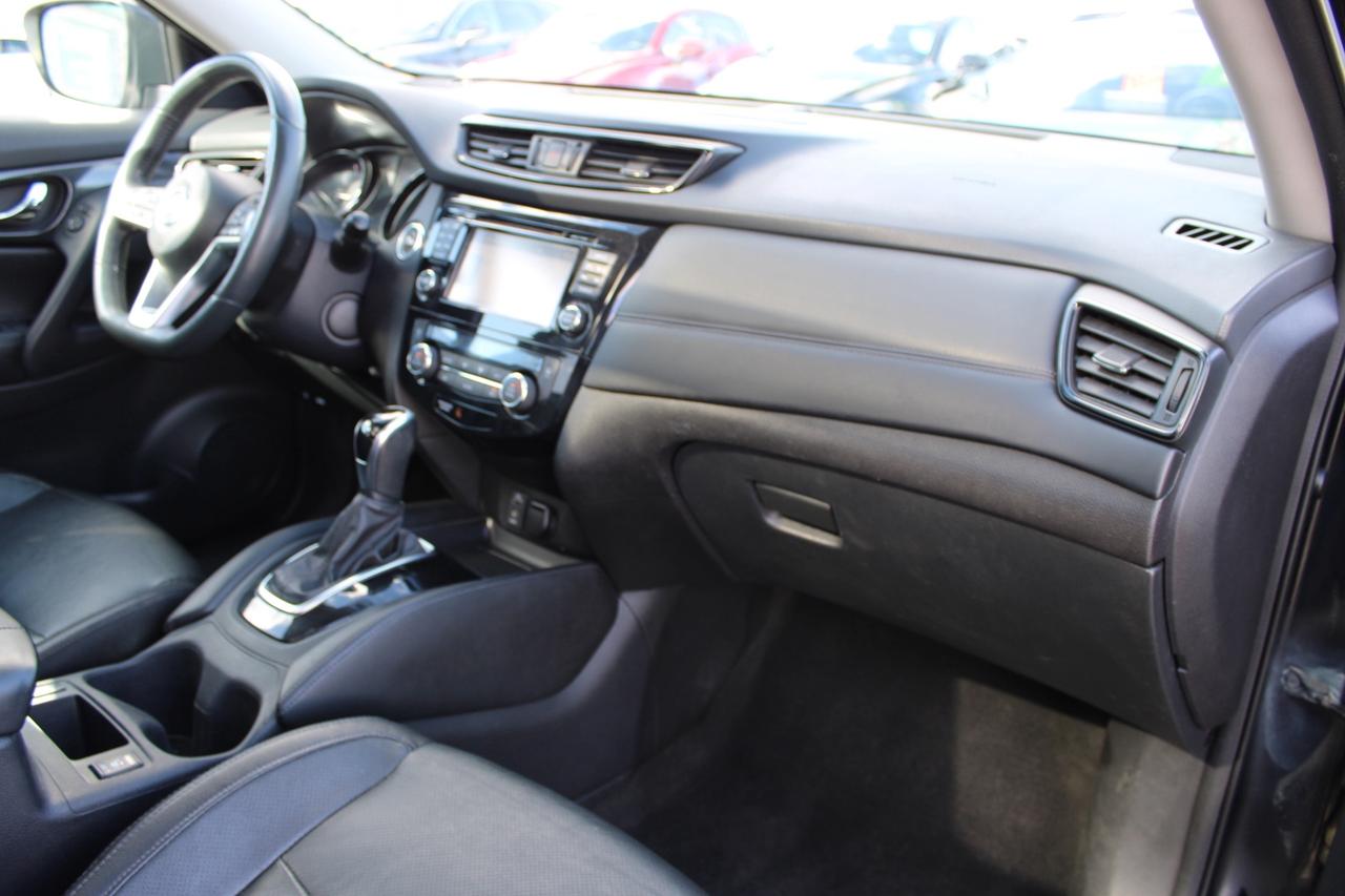 2017 Nissan Rogue SL AWD   ACCIDENT FREE   SAFETY INCLUDED Photo