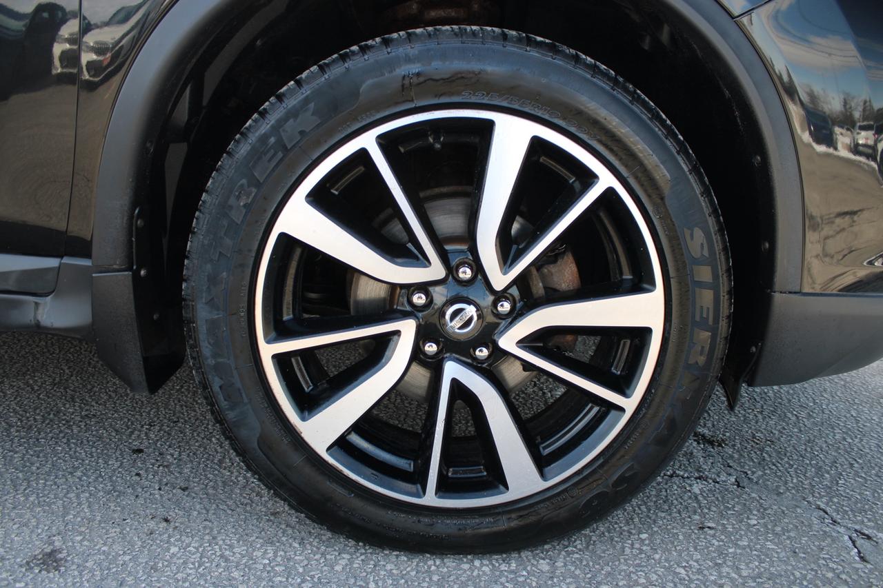 2017 Nissan Rogue SL AWD   ACCIDENT FREE   SAFETY INCLUDED Photo