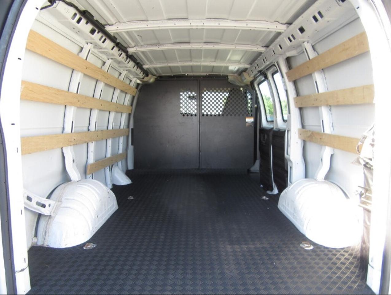 2023 GMC Savana CARGO VAN WITH EXTENDED WARRANTY Photo