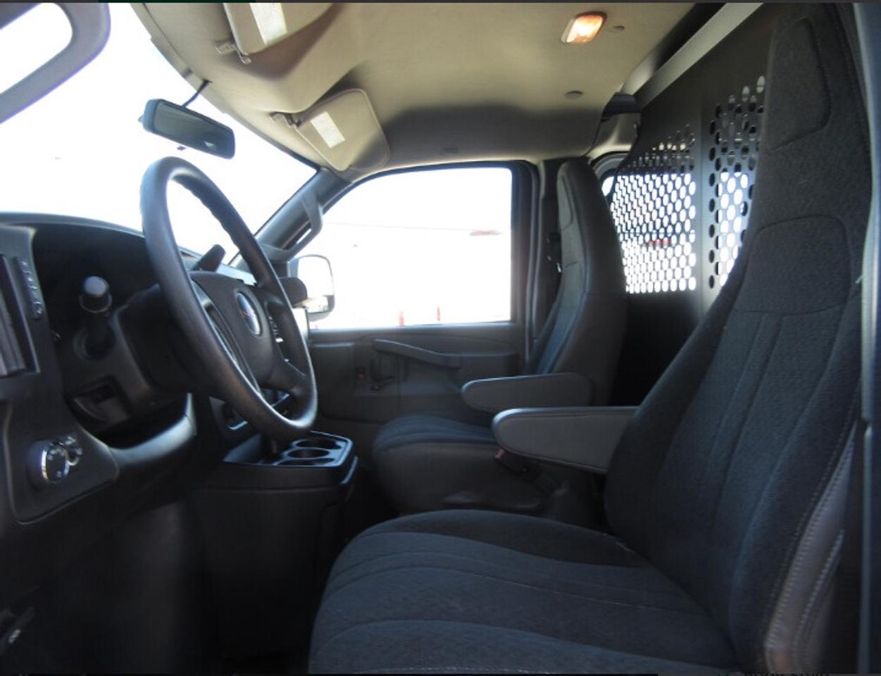 2023 GMC Savana CARGO VAN WITH EXTENDED WARRANTY Photo