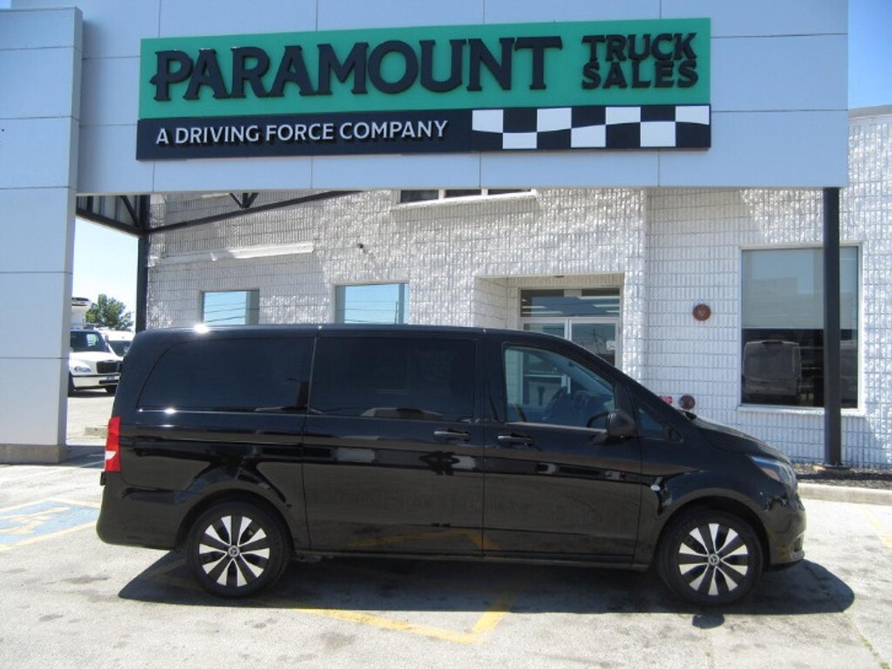 2023 Mercedes-Benz Metris Passenger Van 8 PASSENGER VAN Photo