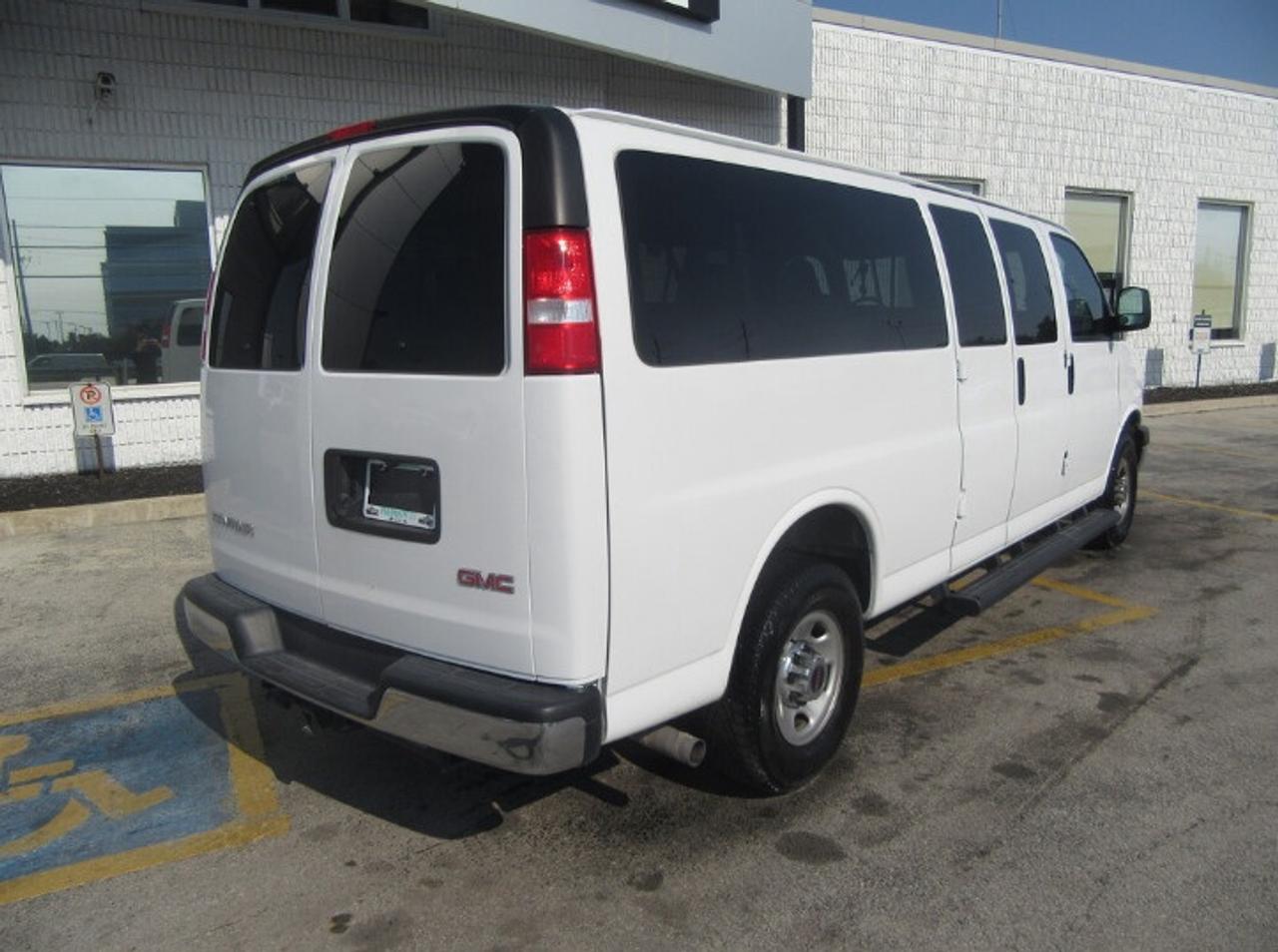 2023 GMC Savana Van Photo3