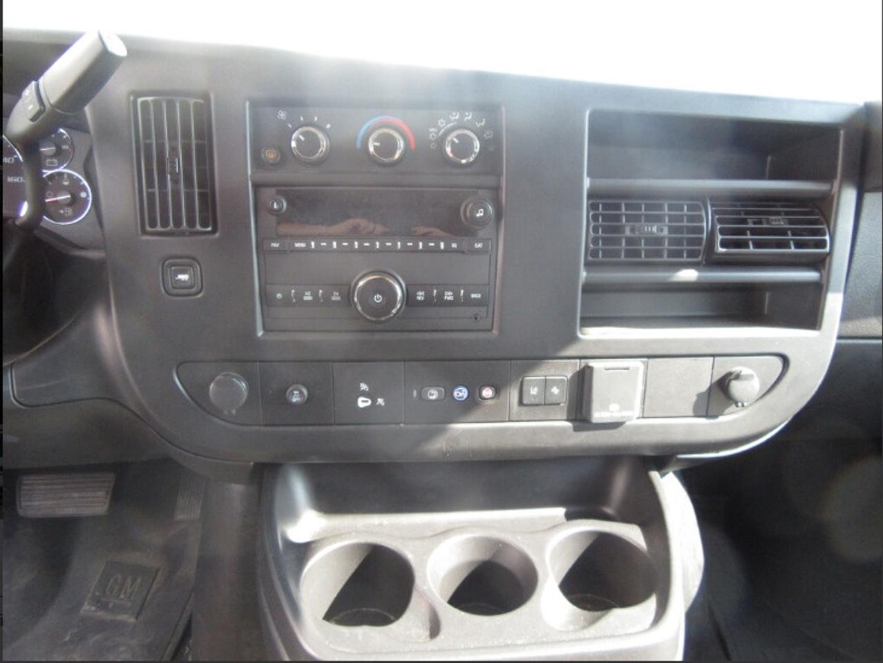 2023 GMC Savana Van Photo