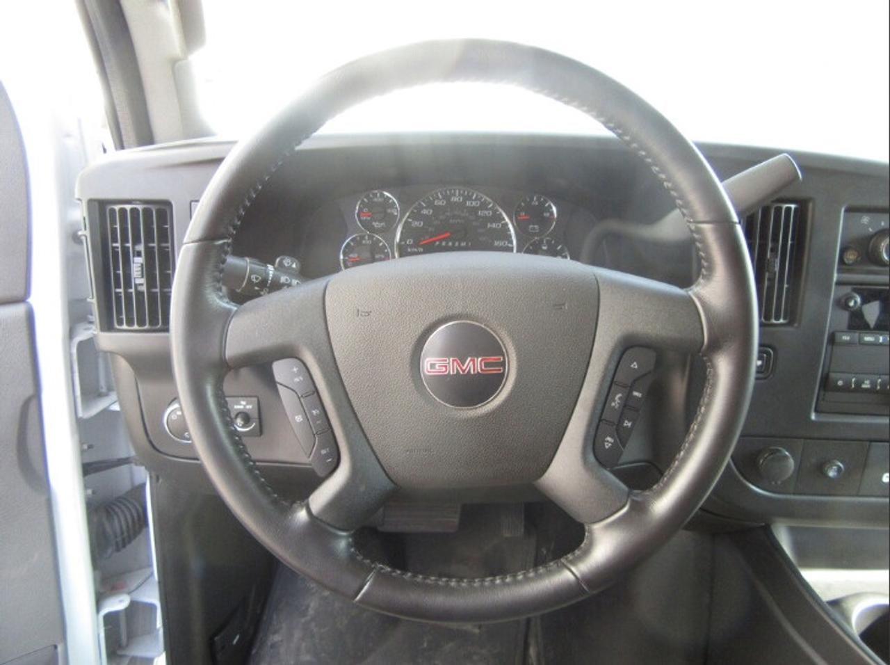 2023 GMC Savana Van Photo