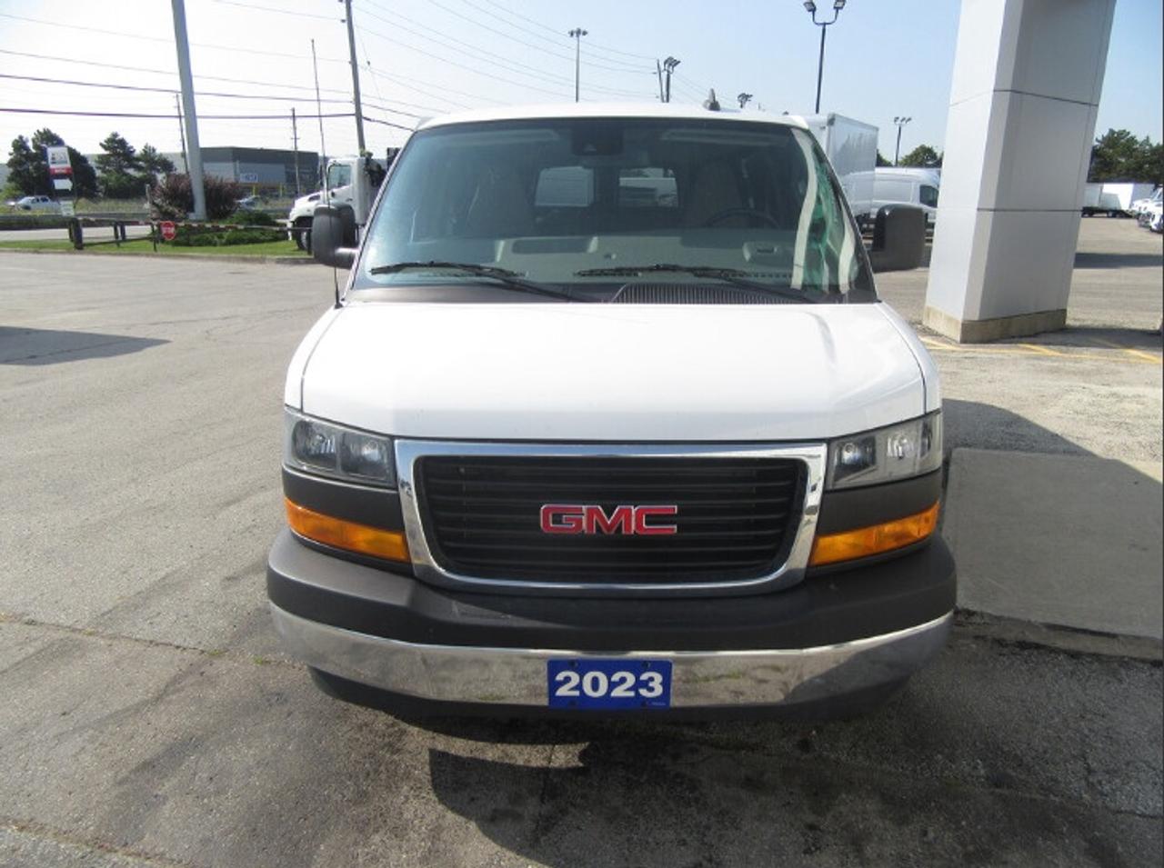 2023 GMC Savana Van Photo