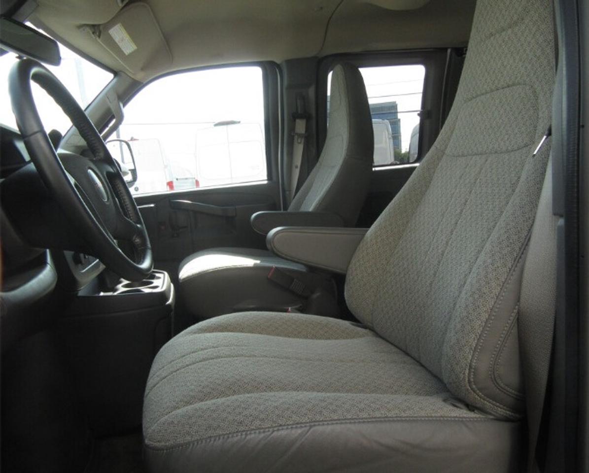 2023 GMC Savana Van Photo