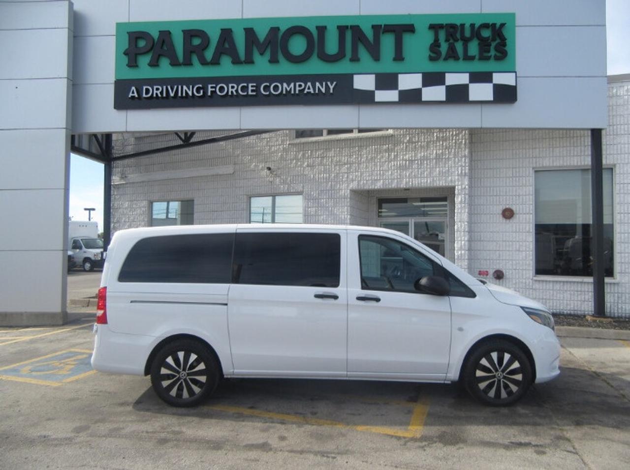 2023 Mercedes-Benz Metris Passenger Van 8 PASSENGER VAN Photo