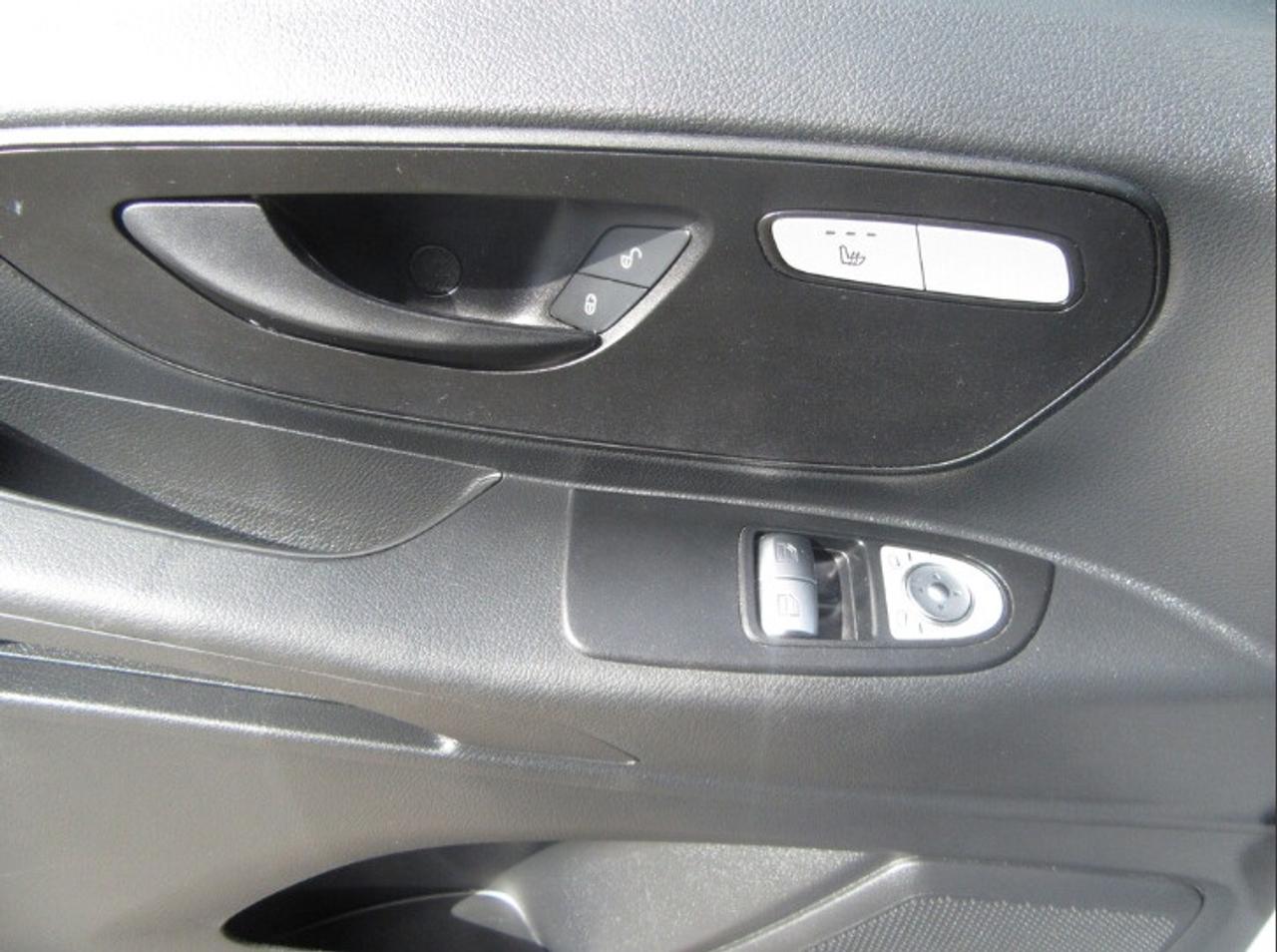 2023 Mercedes-Benz Metris Passenger Van 8 PASSENGER VAN Photo