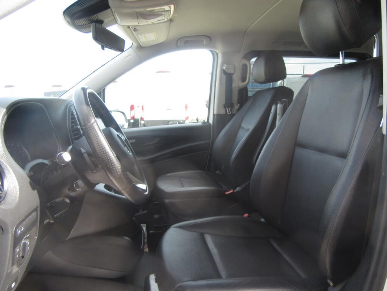2023 Mercedes-Benz Metris Passenger Van 8 PASSENGER VAN Photo