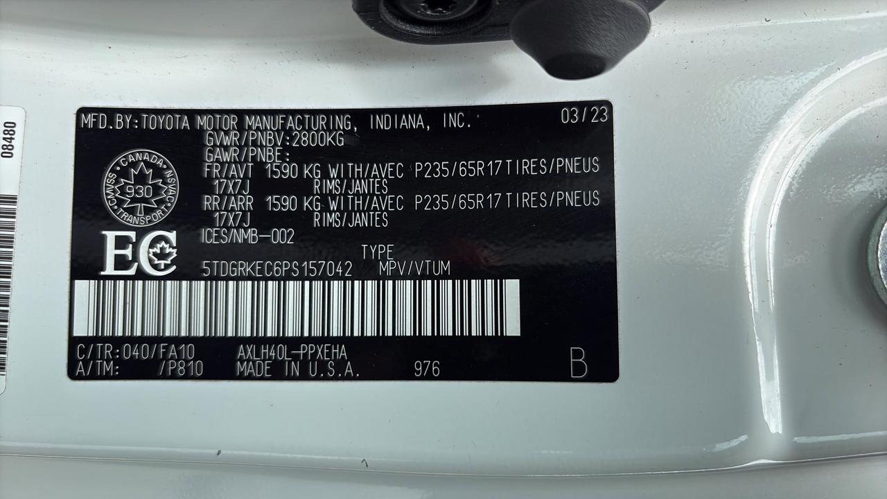 2023 Toyota Sienna LE Photo