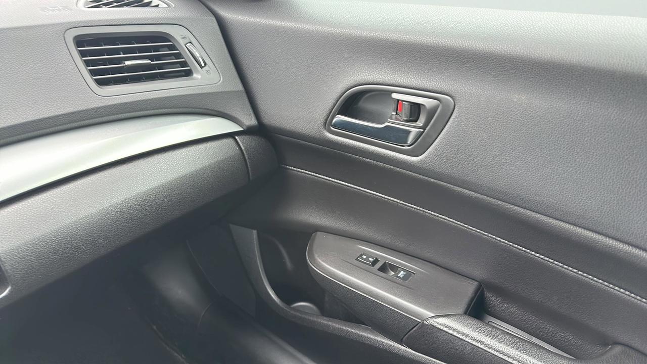 2017 Acura ILX Premium Package Photo