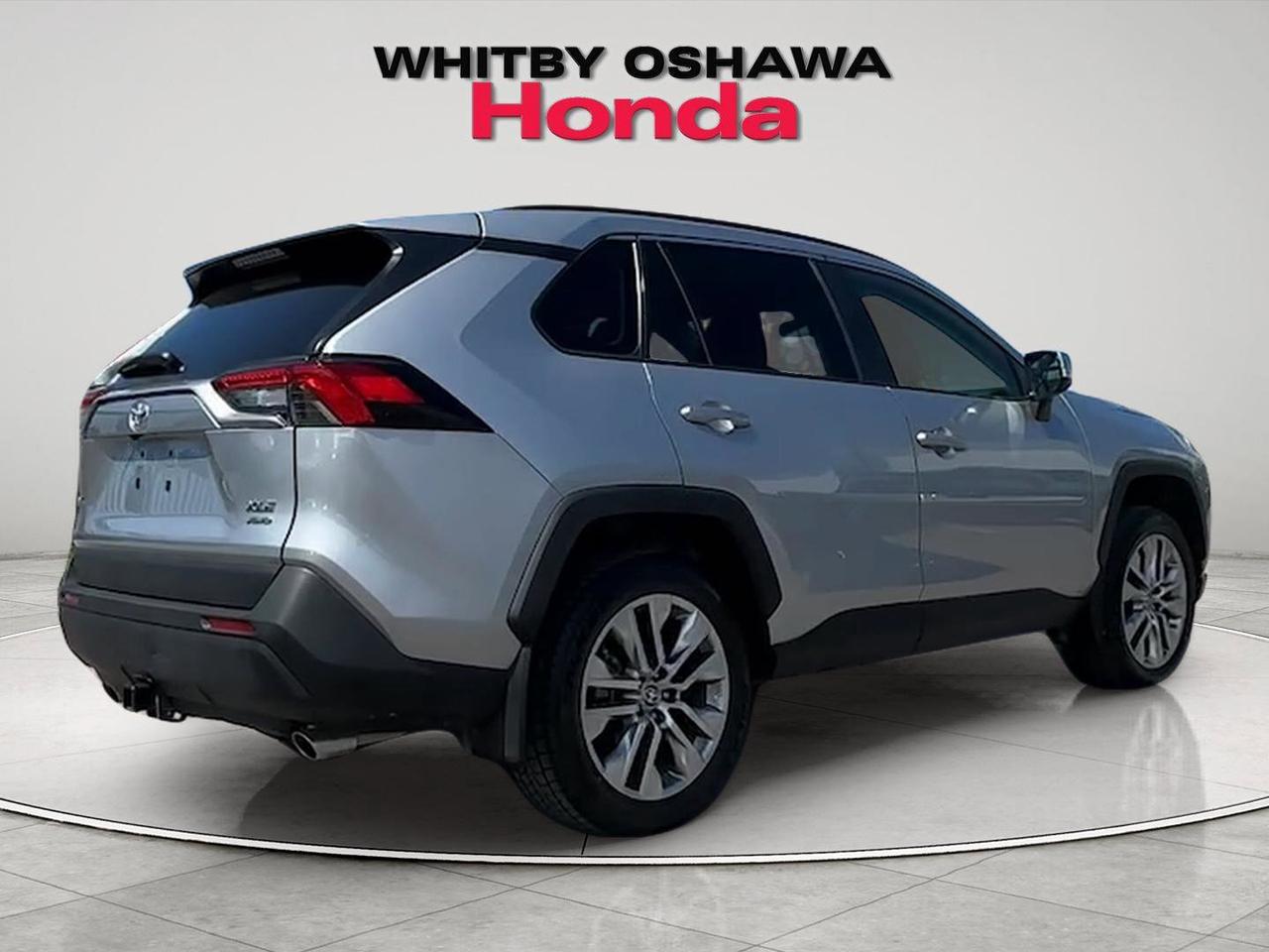 2025 Toyota RAV4 XLE Photo4