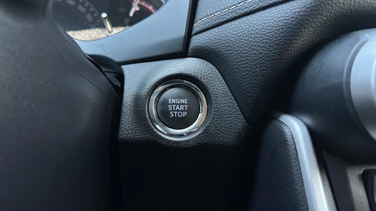 2025 Toyota RAV4 XLE Photo