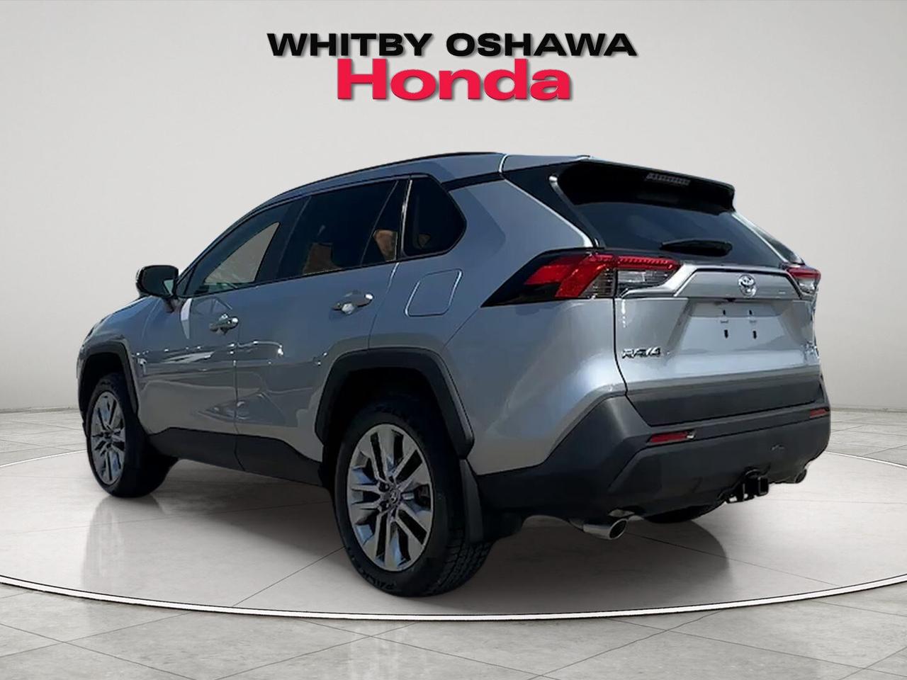 2025 Toyota RAV4 XLE Photo2
