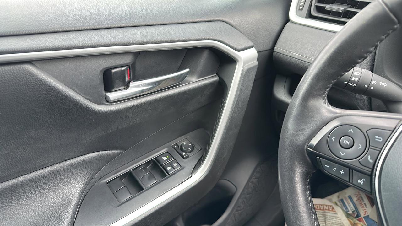 2021 Toyota RAV4 XLE Photo