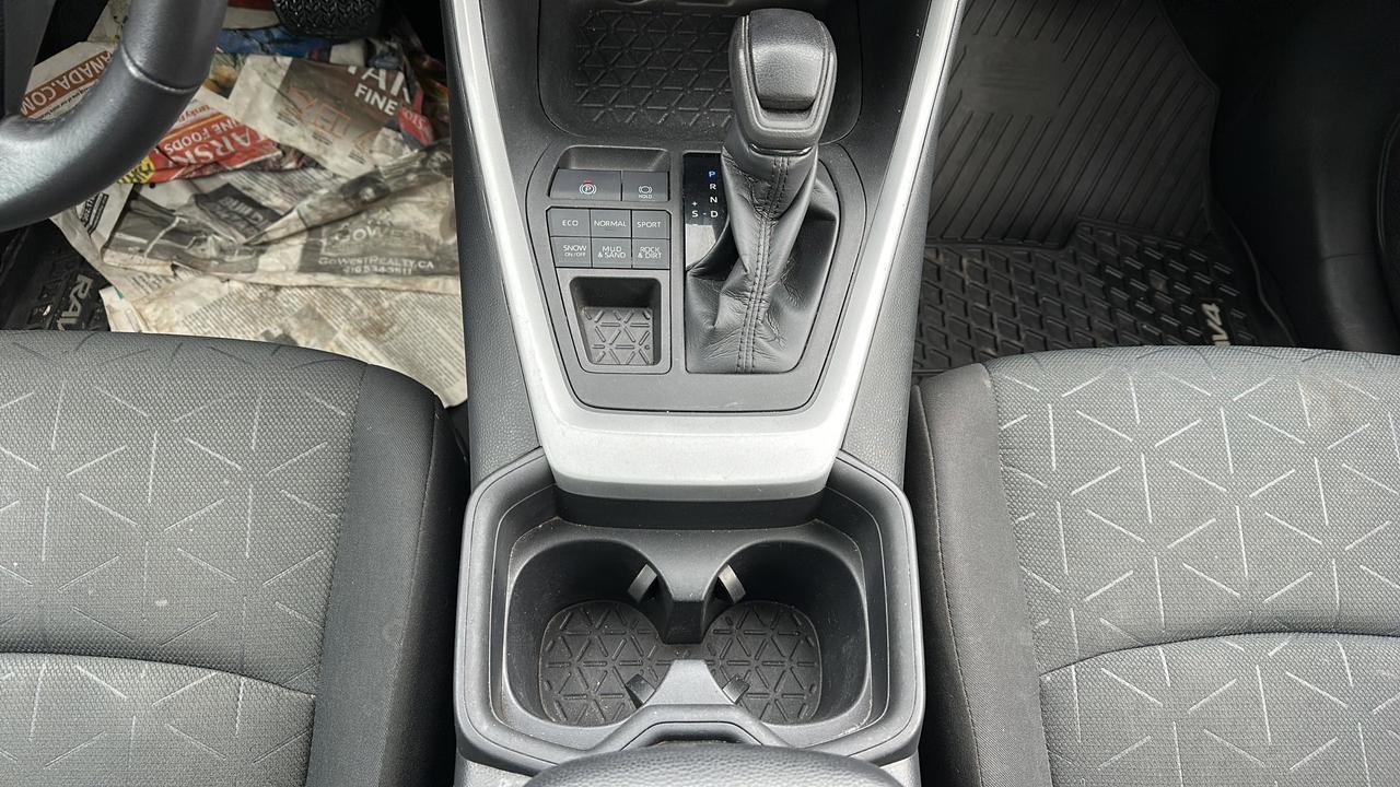 2021 Toyota RAV4 XLE Photo