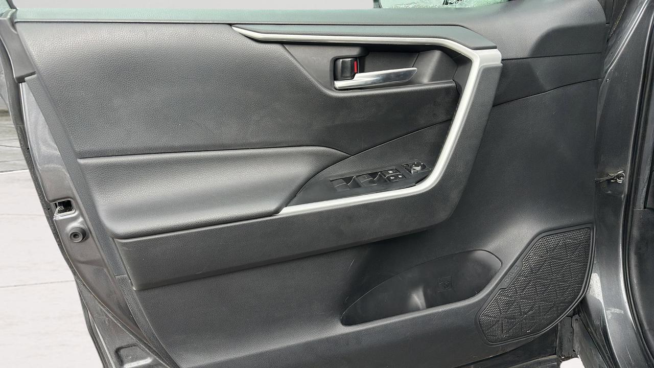 2021 Toyota RAV4 XLE Photo