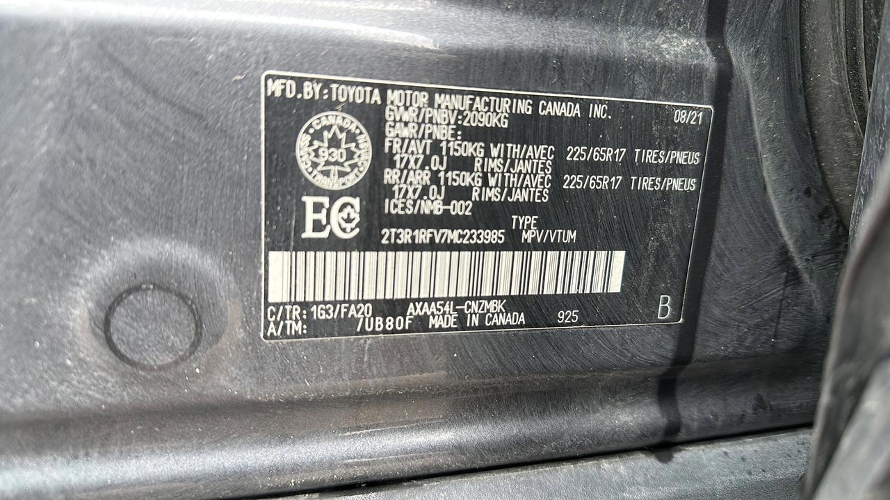 2021 Toyota RAV4 XLE Photo