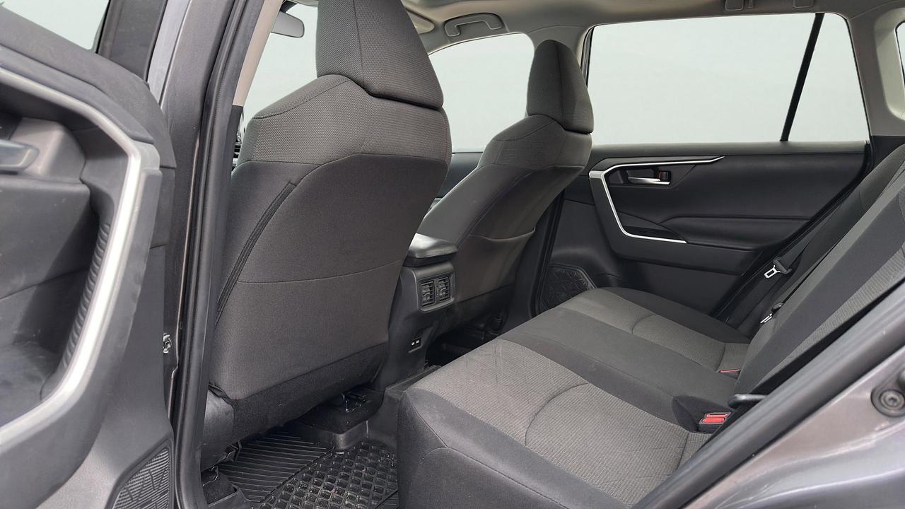 2021 Toyota RAV4 XLE Photo