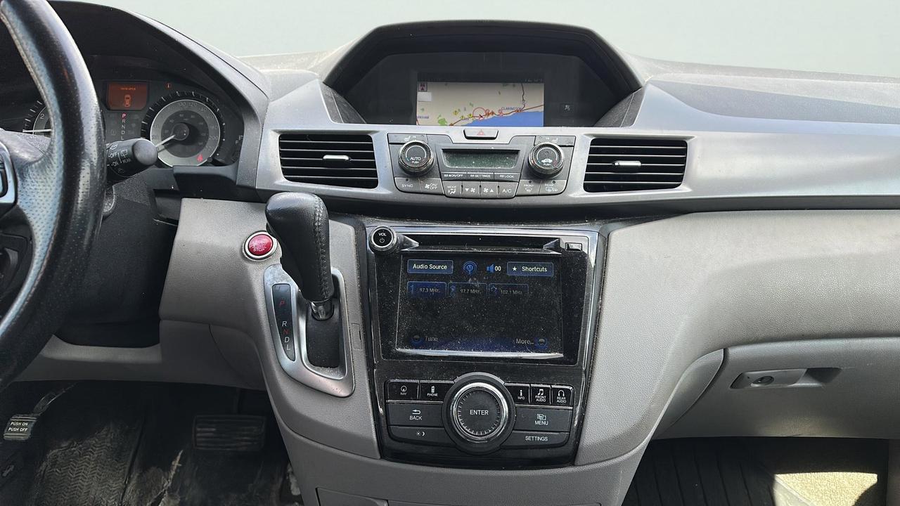 2014 Honda Odyssey Touring Photo