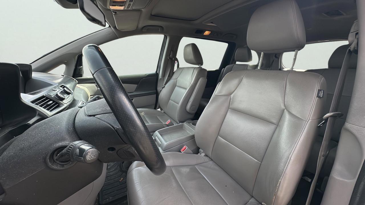 2014 Honda Odyssey Touring Photo