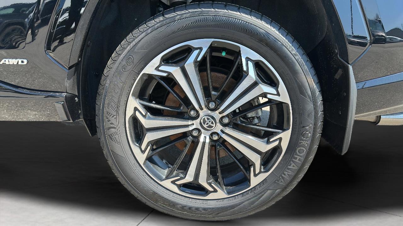 2024 Toyota RAV4 Prime XSE Photo