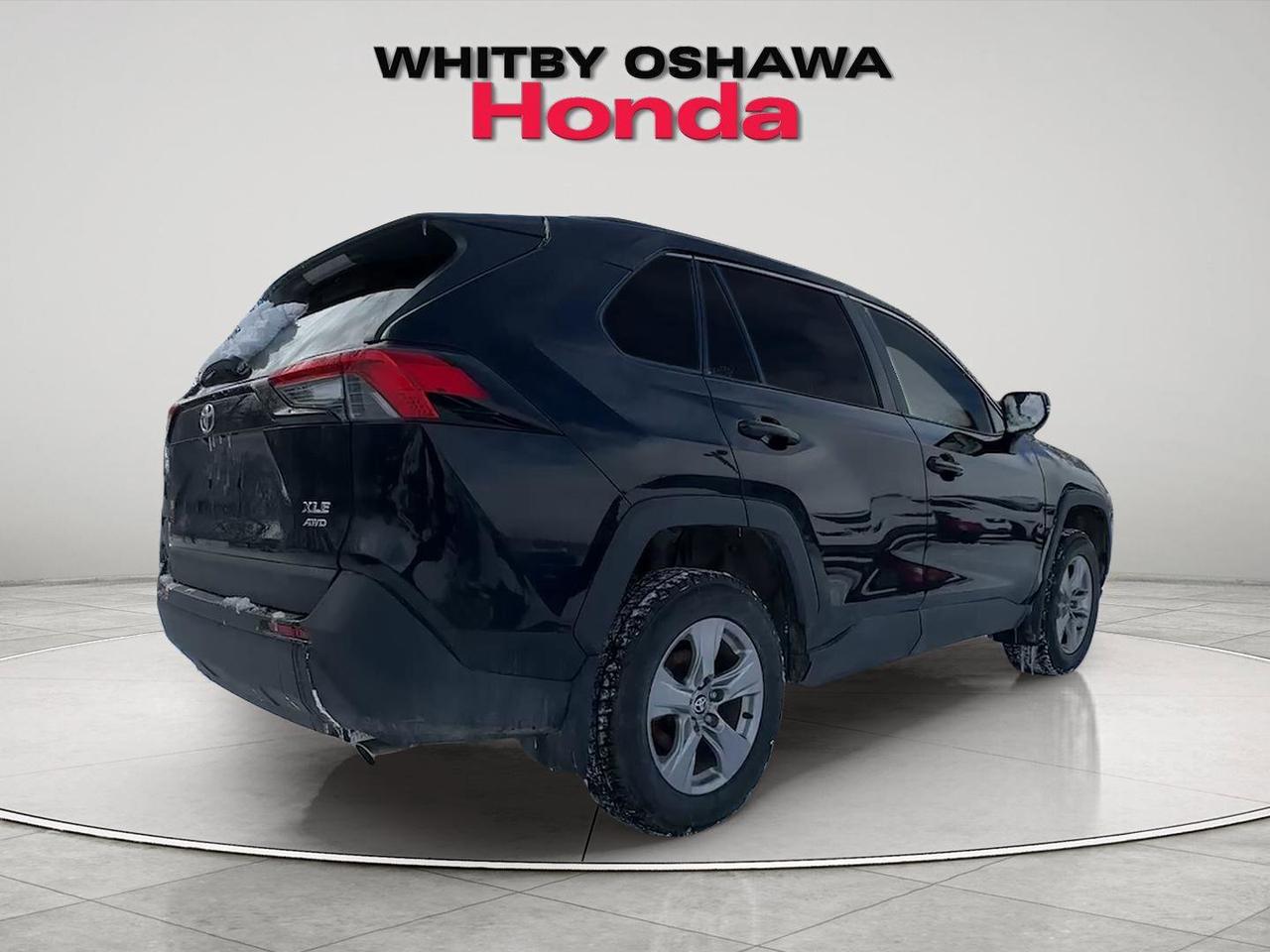2025 Toyota RAV4 XLE Photo4