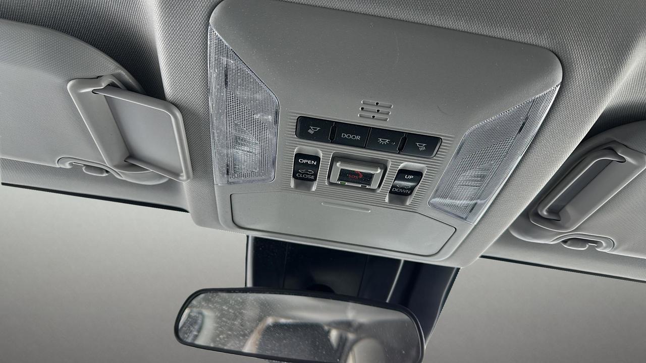 2025 Toyota RAV4 XLE Photo