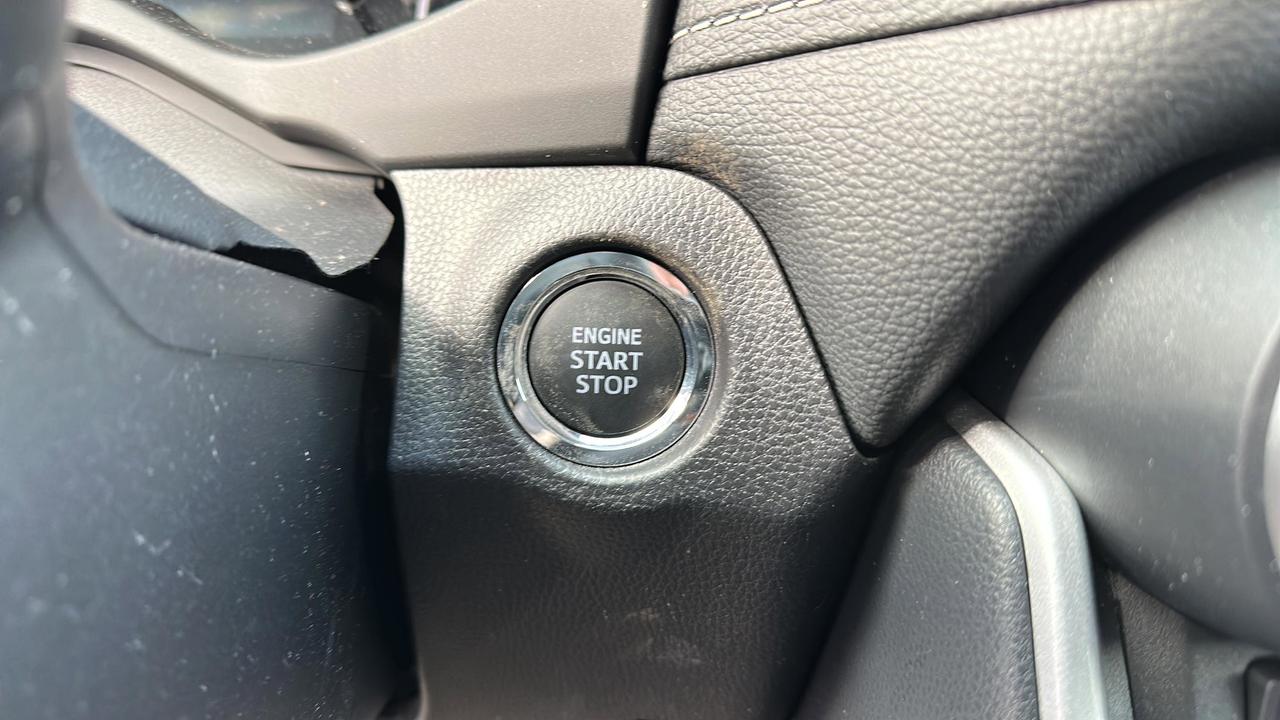 2025 Toyota RAV4 XLE Photo